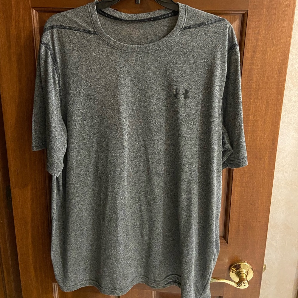 Under Armour Loose Heat Gear Shirt, Gray, Size XL
